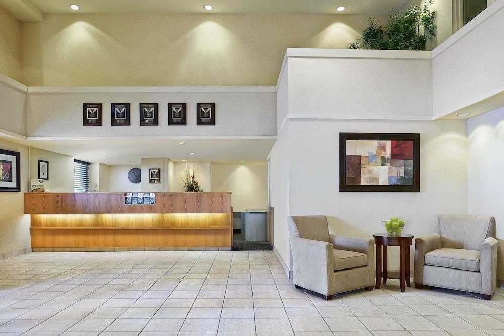 Comfort Suites London Ngoại thất bức ảnh