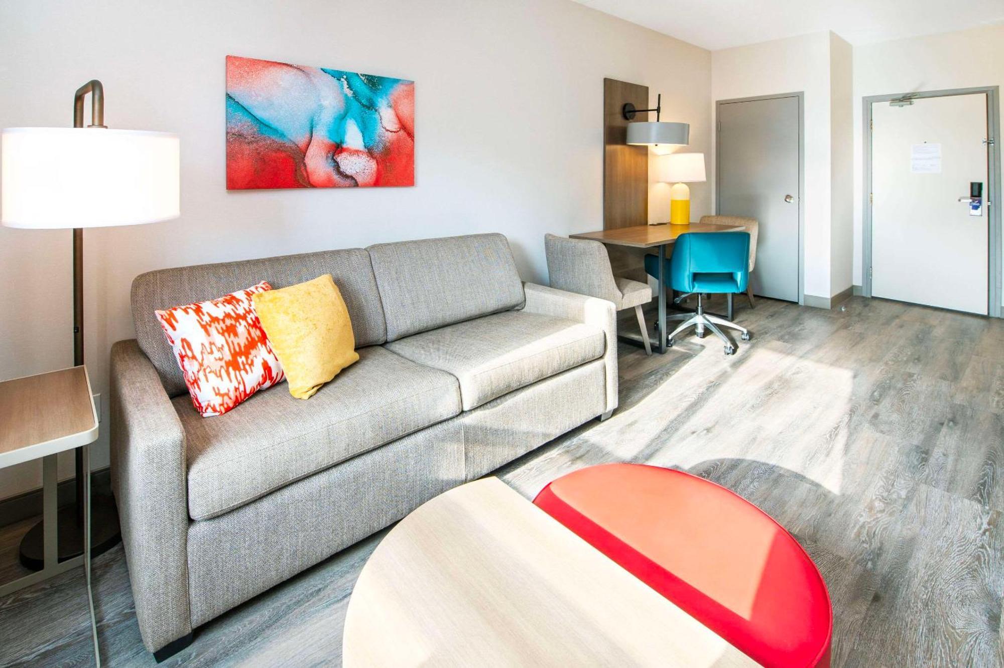 Comfort Suites London Ngoại thất bức ảnh