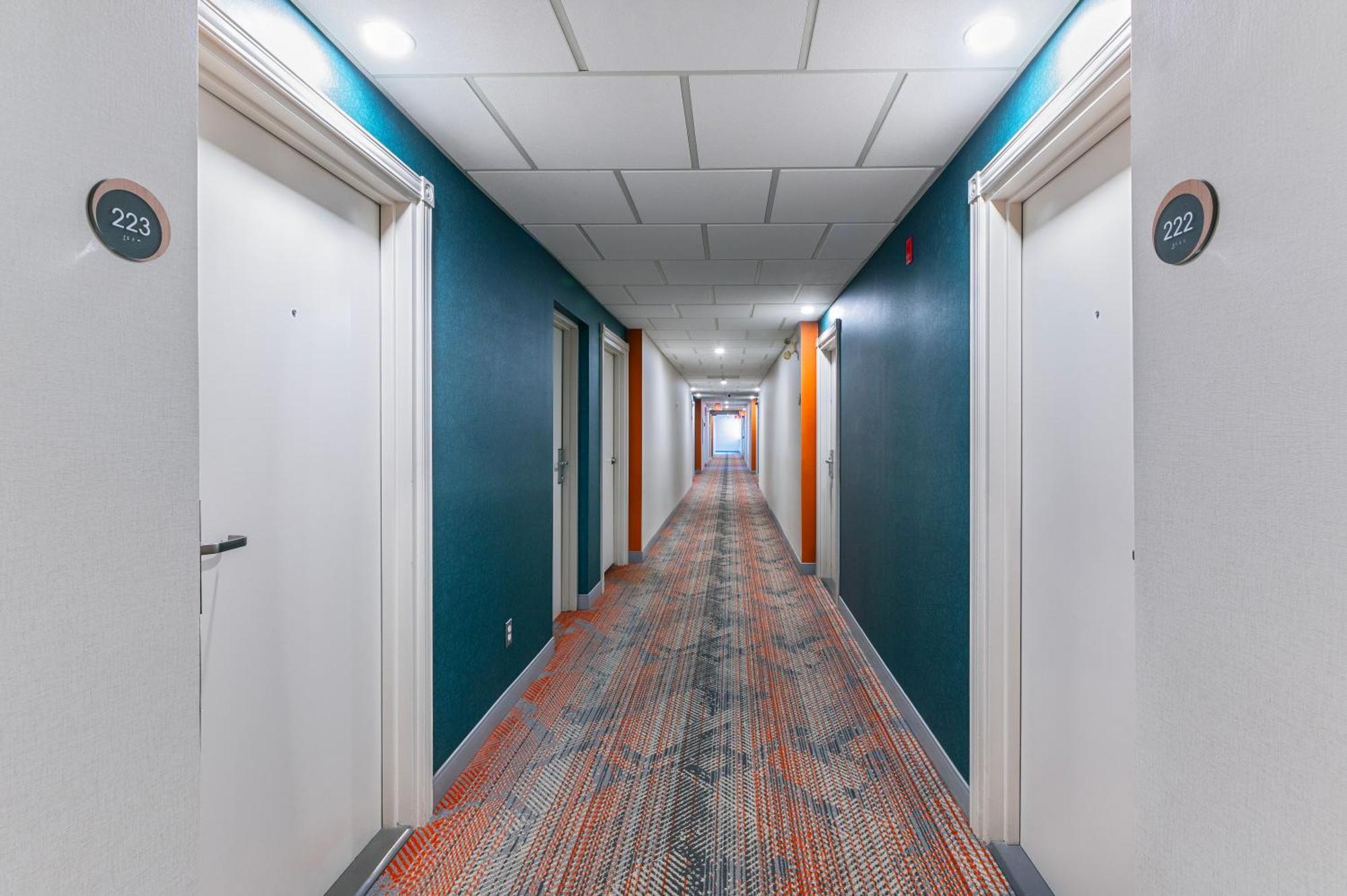 Comfort Suites London Ngoại thất bức ảnh